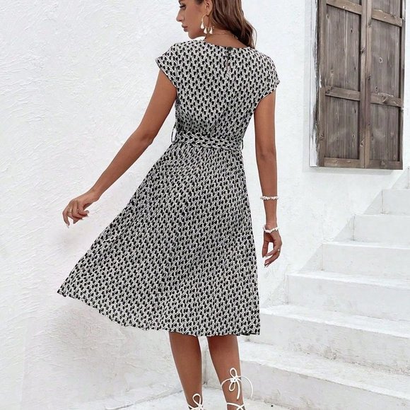 Black Womens Allover Print Batwing Sleeve Belted Dress - Picture 3 of 5